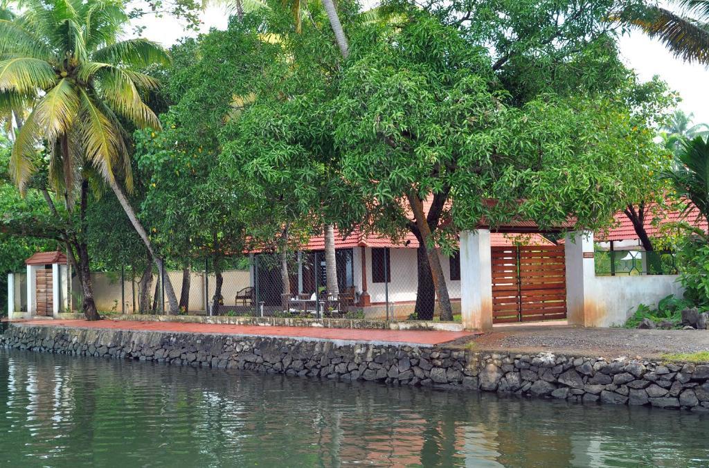 Saro Lake County Kumarakom Quarto foto