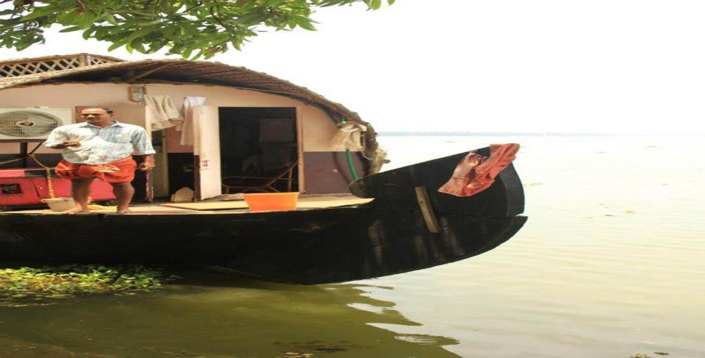 Saro Lake County Kumarakom Exterior foto