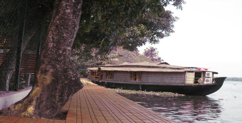 Saro Lake County Kumarakom Exterior foto