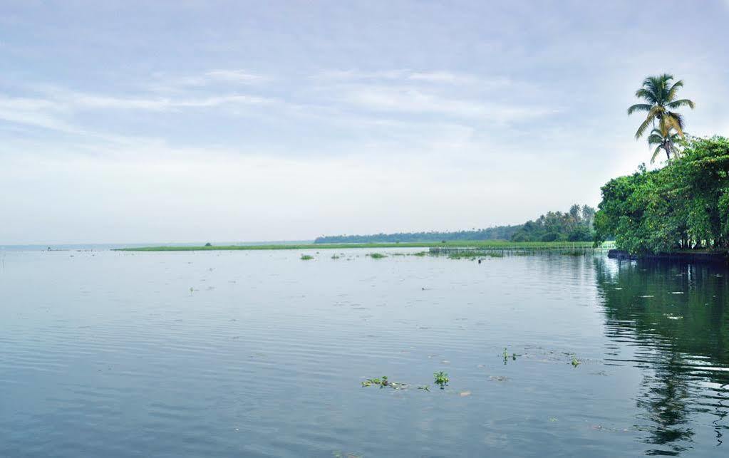 Saro Lake County Kumarakom Exterior foto